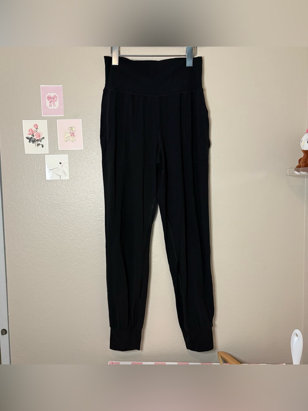 Athleta casual preppy quiet luxury workout Black Pants salutation jogger tapered